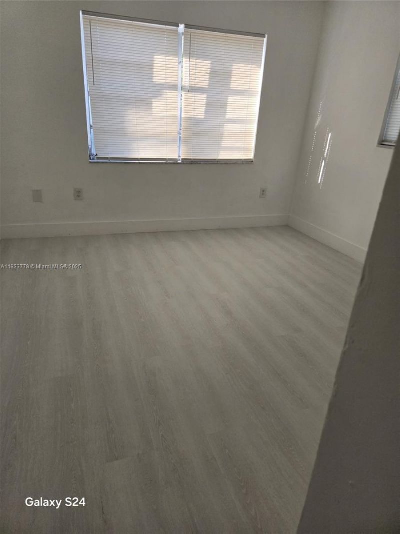 1000 W 28 St, Unit 17, Hialeah, FL 33010 Photo