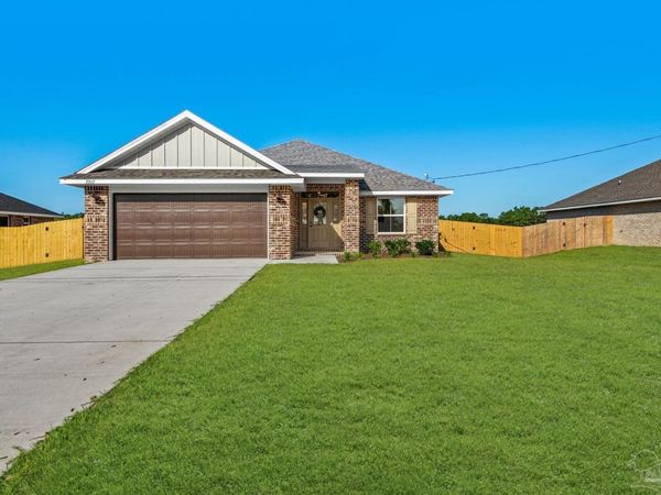 7917 Twin Lake Dr, Milton, FL 32583