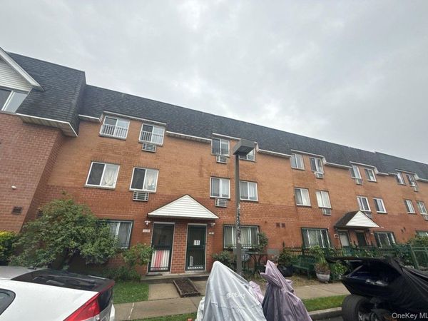 1316 33rd Avenue, Astoria, NY 11106