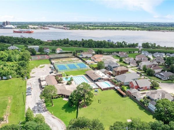 5244 GENERAL MEYER Avenue, New Orleans, LA 70131