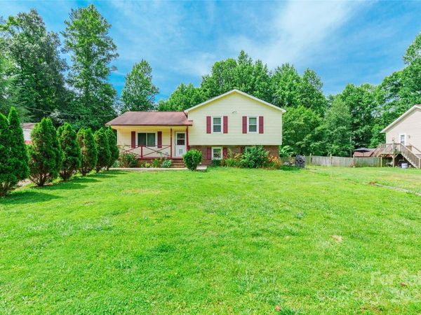 2675 Tablerock Road, Lenoir, NC 28645