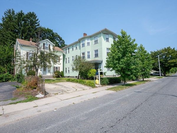 9-11 Dover St, Worcester, MA 01609