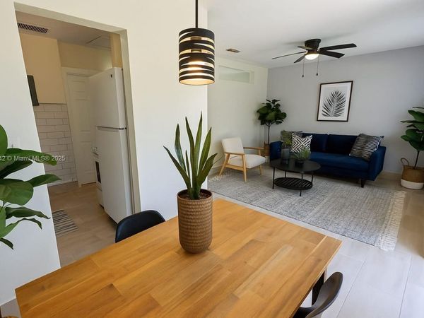 120 NE 10th Ave, Unit 3, Hallandale Beach, FL 33009