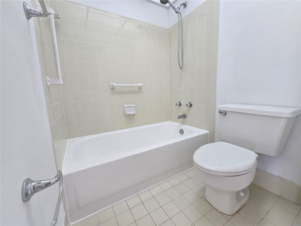 6890 Royal Palm Boulevard, Unit 211H, Margate, FL 33063 Photo