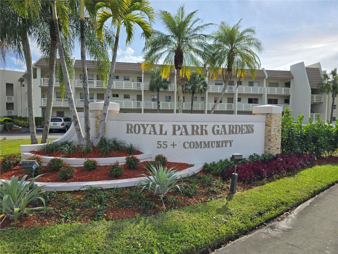 6890 Royal Palm Boulevard, Unit 211H, Margate, FL 33063 Photo