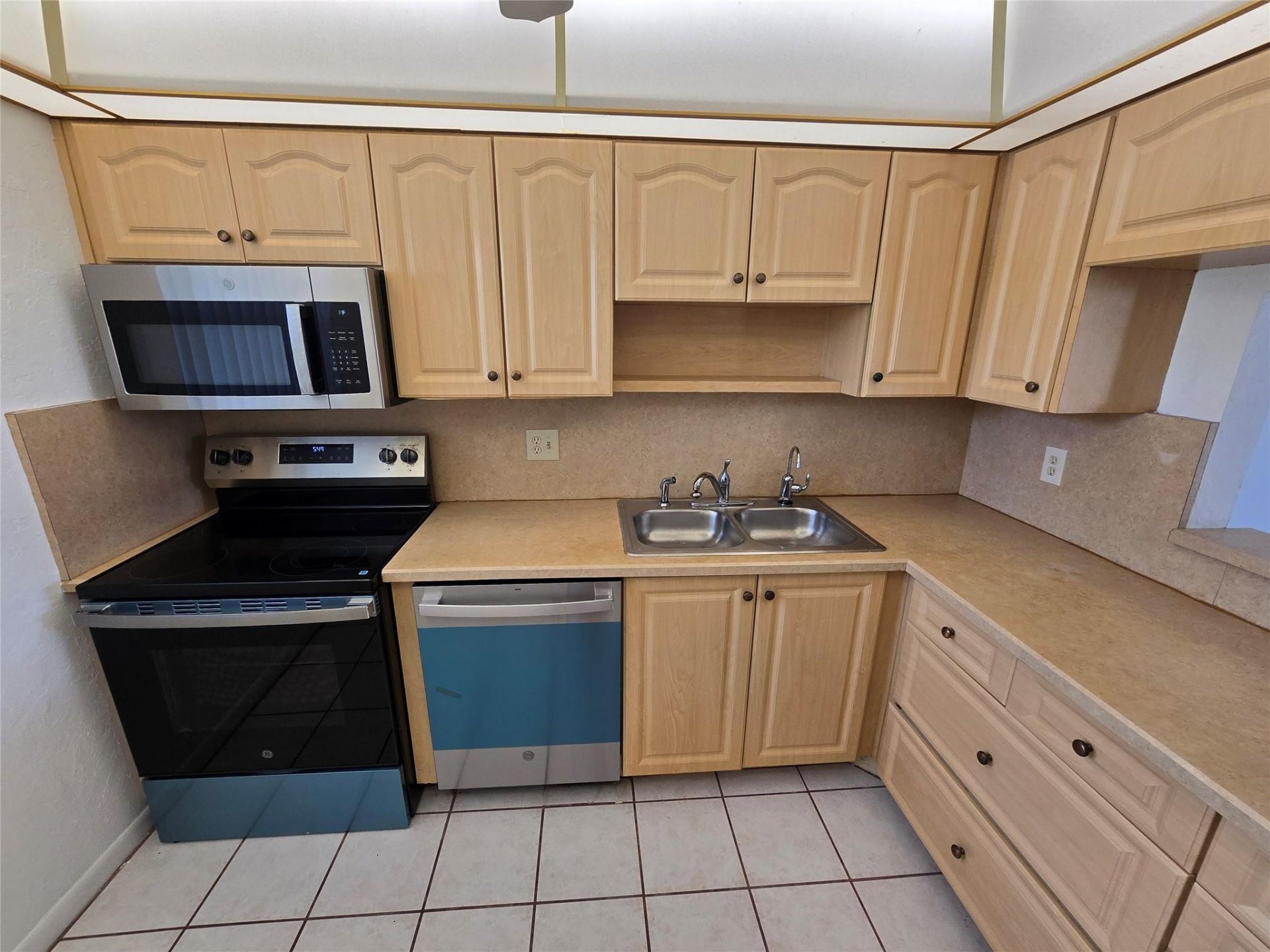 6890 Royal Palm Boulevard, Unit 211H, Margate, FL 33063 Photo