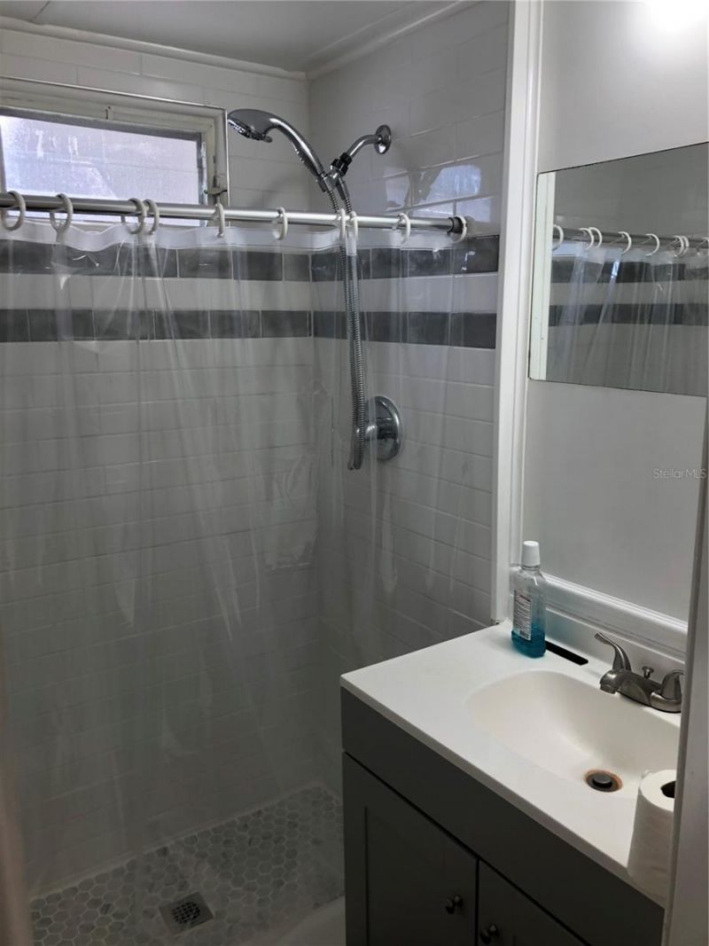 4851 W Gandy Boulevard, Unit B2L10, Tampa, FL 33611 Photo