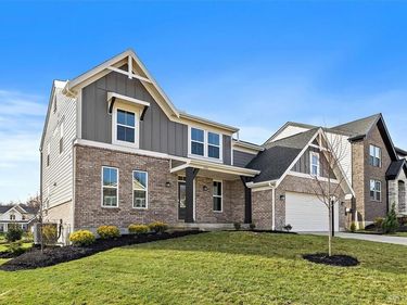 2587 Golden Leaf Drive, Beavercreek, OH 45431