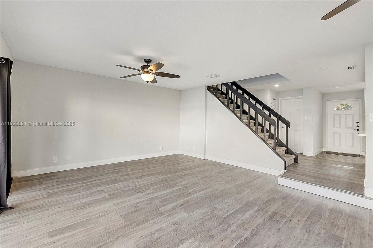 8239 NW 8th St, Unit 3, Plantation, FL 33324 Photo