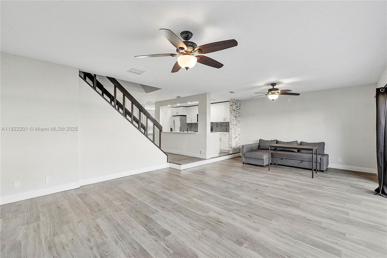 8239 NW 8th St, Unit 3, Plantation, FL 33324 Photo