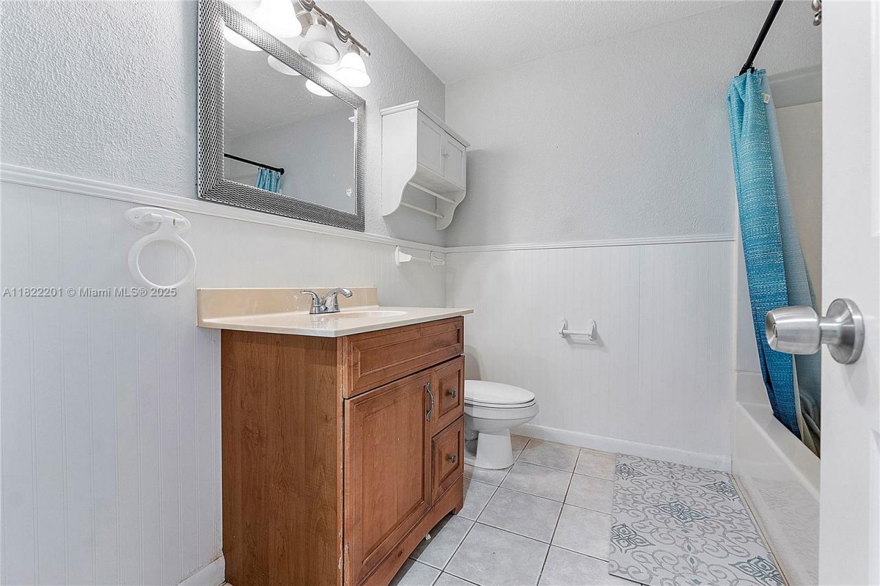 8239 NW 8th St, Unit 3, Plantation, FL 33324 Photo