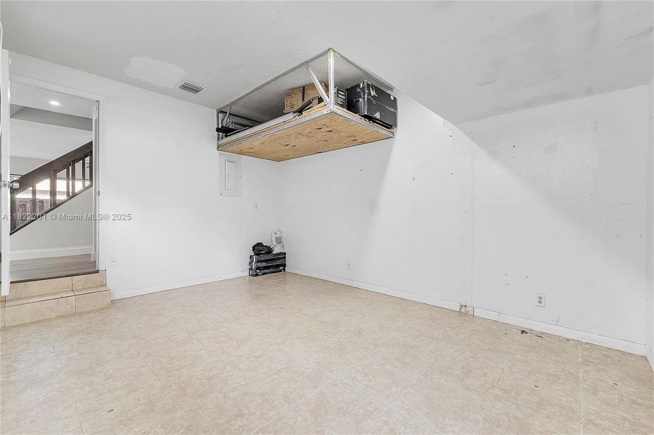 8239 NW 8th St, Unit 3, Plantation, FL 33324 Photo