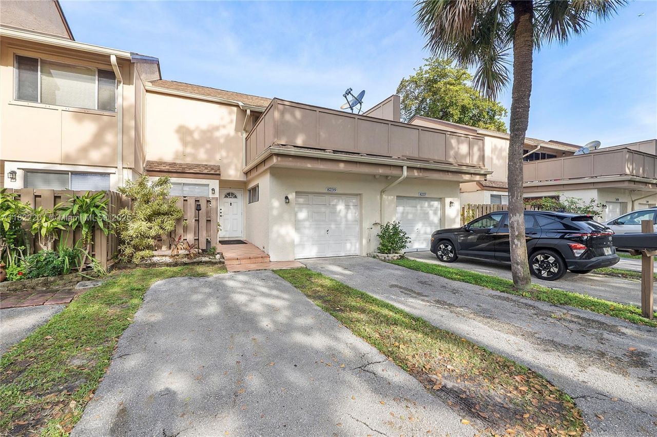 8239 NW 8th St, Unit 3, Plantation, FL 33324 Photo