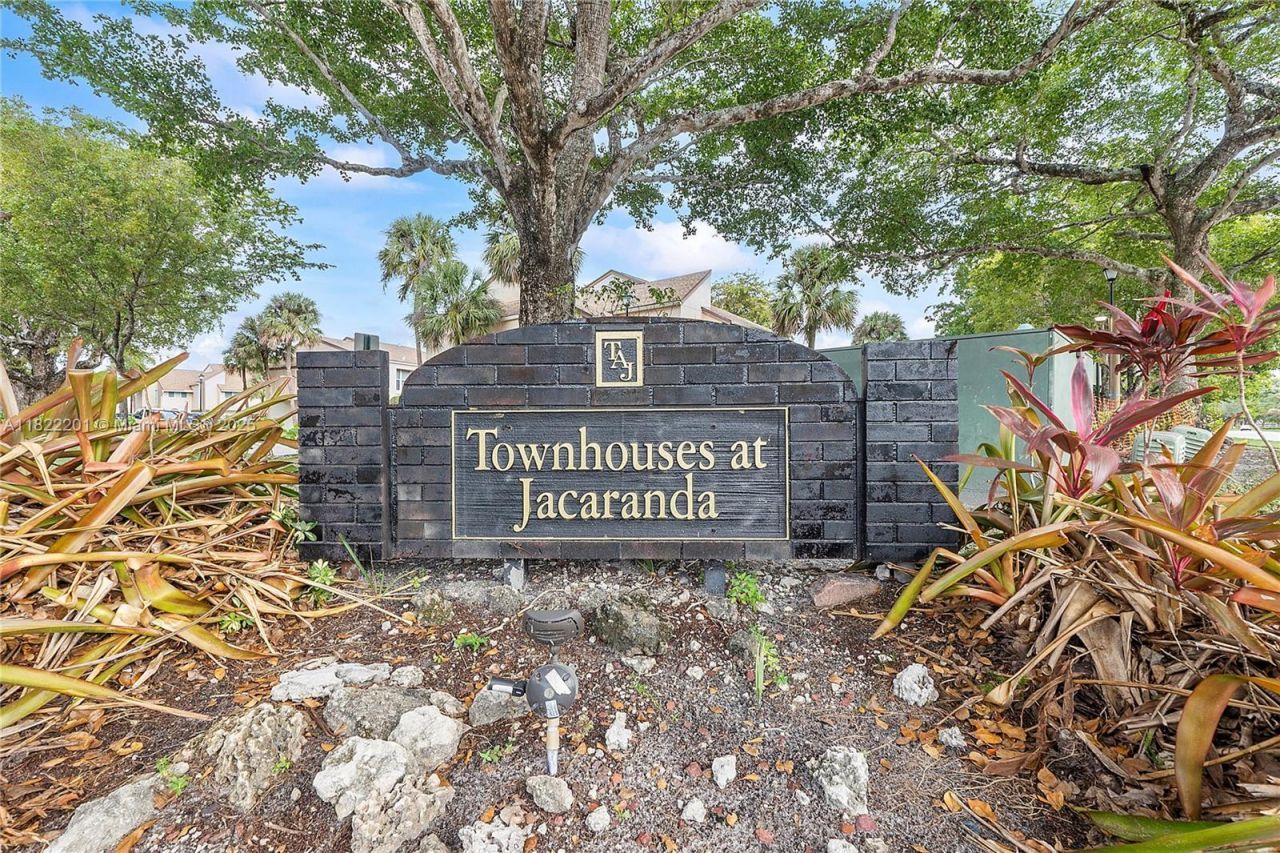 8239 NW 8th St, Unit 3, Plantation, FL 33324 Photo