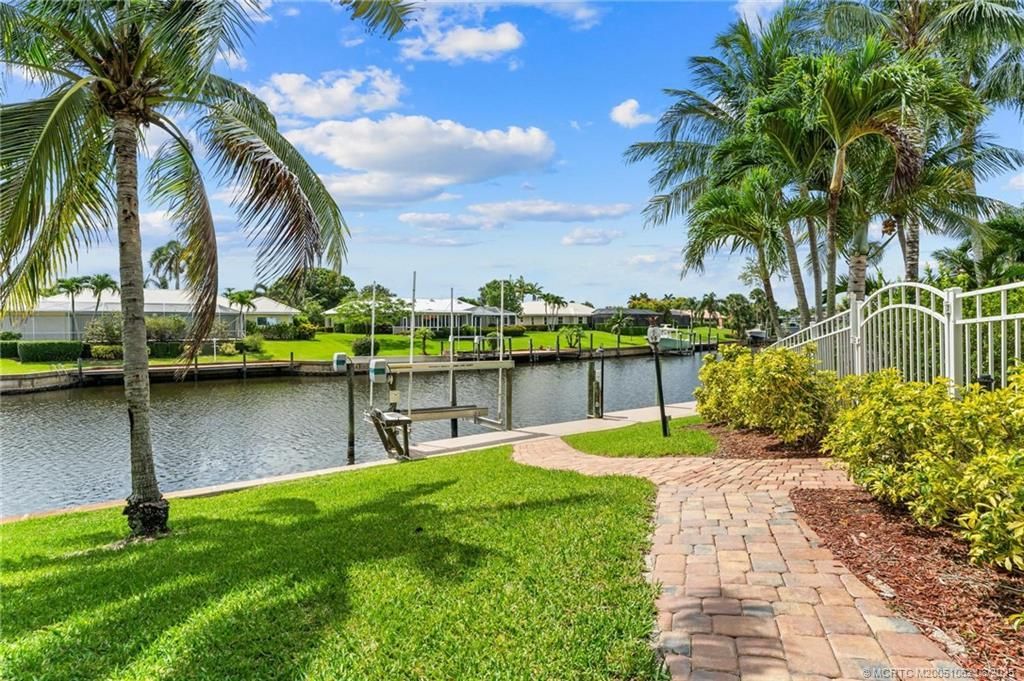 3192 SE Fairway West, Stuart, FL 34997 Photo