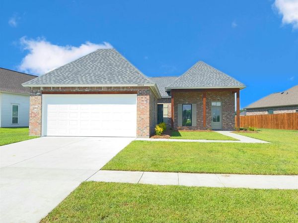 39532 Hernando De Soto Dr, Darrow, LA 70725