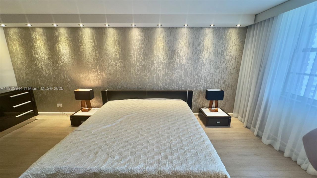 251 174th St, Unit 1505, Sunny Isles Beach, FL 33160 Photo