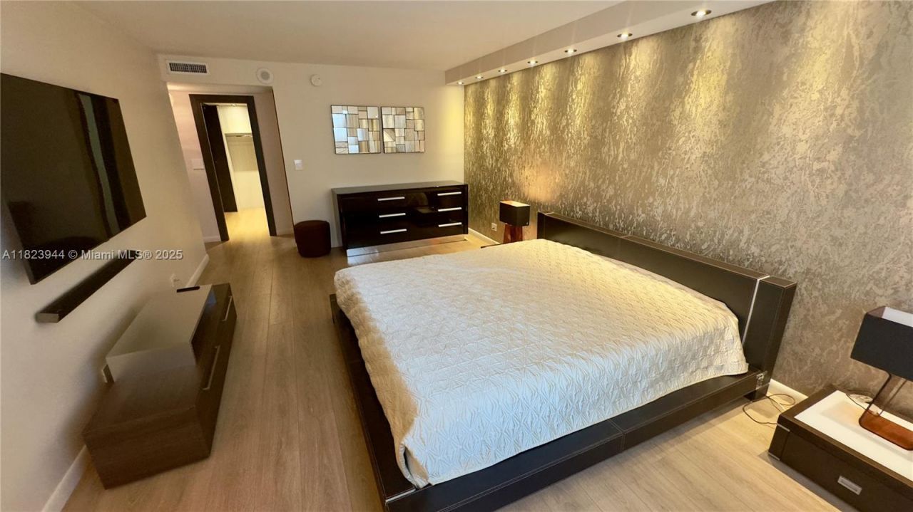 251 174th St, Unit 1505, Sunny Isles Beach, FL 33160 Photo