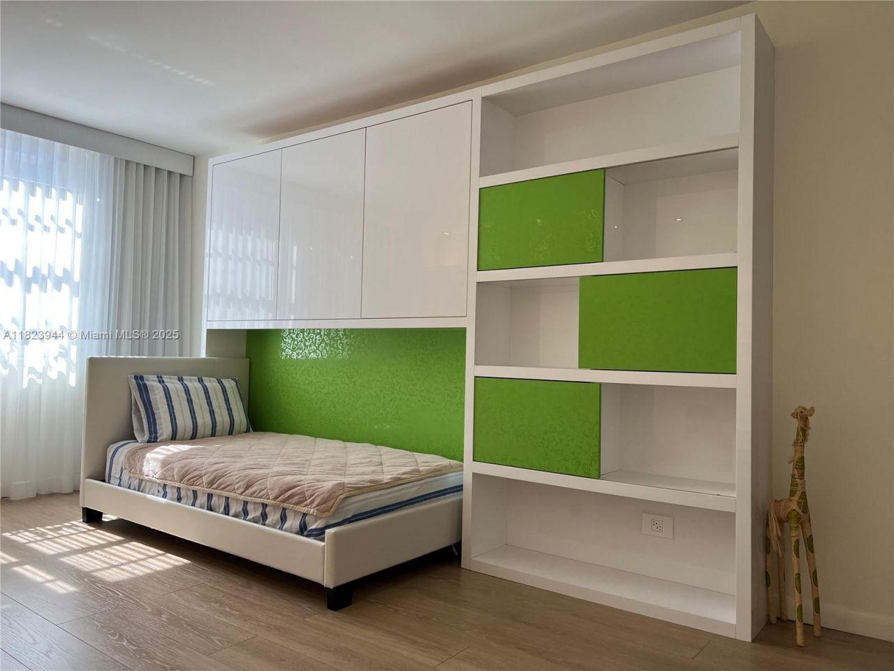 251 174th St, Unit 1505, Sunny Isles Beach, FL 33160 Photo