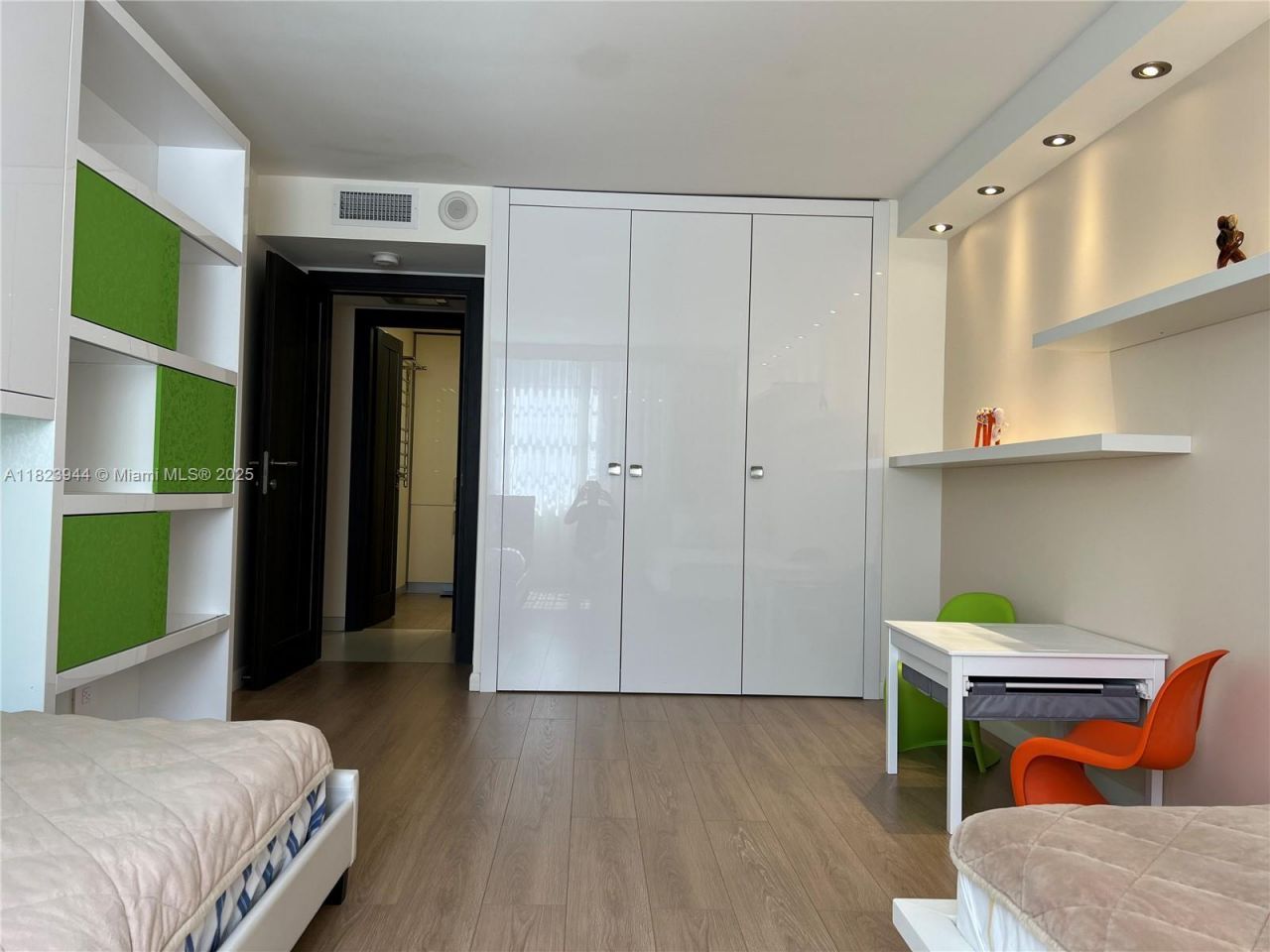 251 174th St, Unit 1505, Sunny Isles Beach, FL 33160 Photo