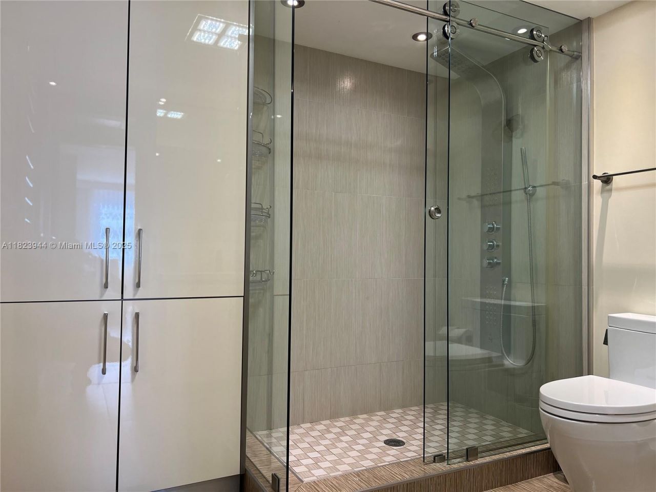 251 174th St, Unit 1505, Sunny Isles Beach, FL 33160 Photo