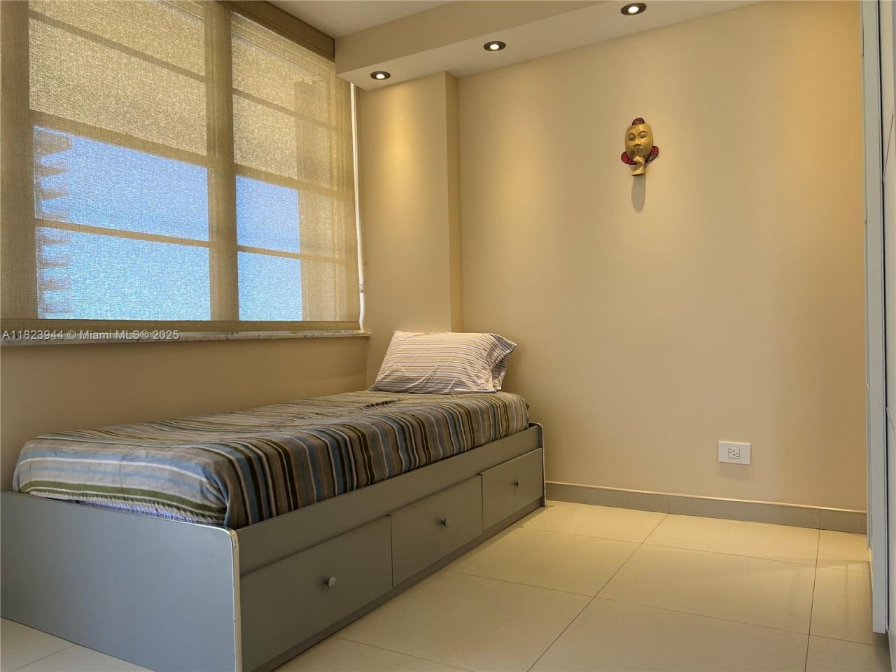 251 174th St, Unit 1505, Sunny Isles Beach, FL 33160 Photo