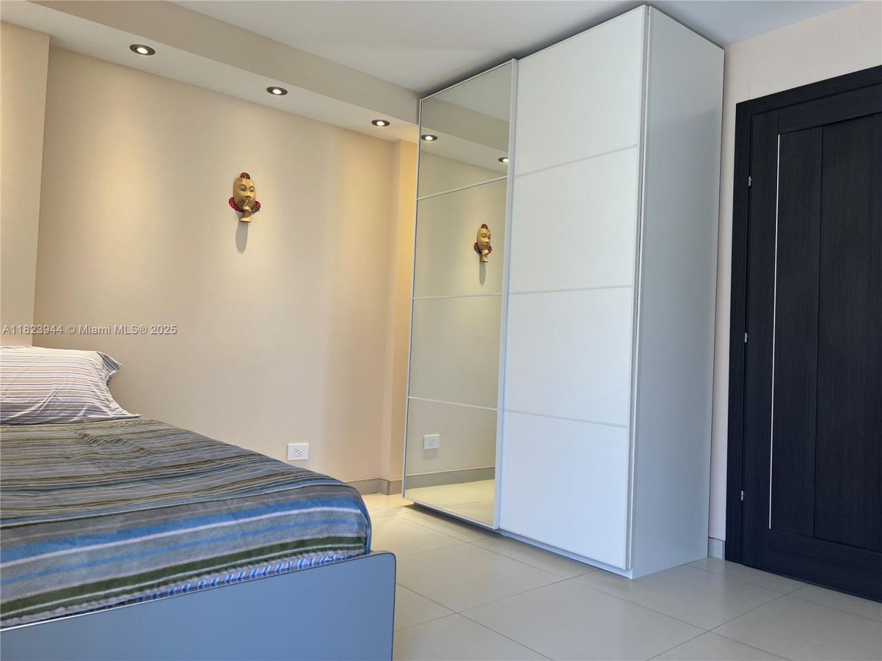 251 174th St, Unit 1505, Sunny Isles Beach, FL 33160 Photo