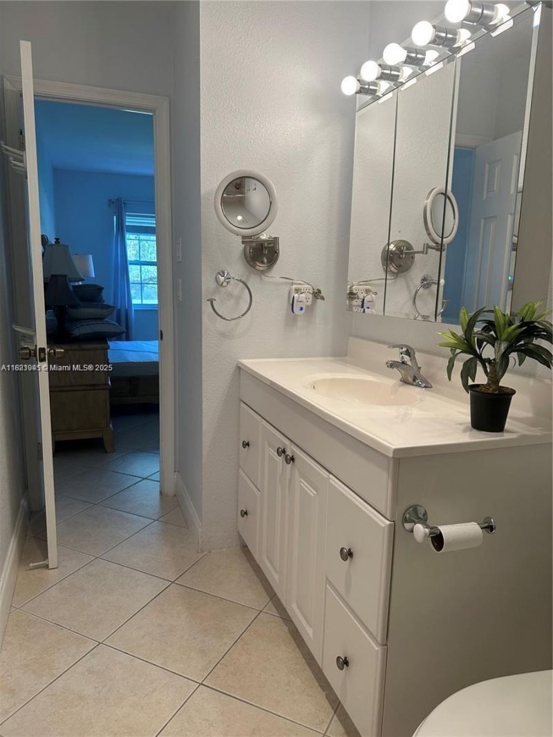 1520 Mckinley St, Unit 103E, Hollywood, FL 33020 Photo