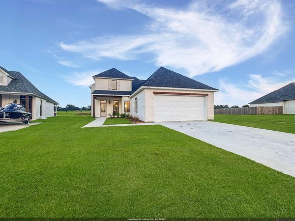 39551 Hernando De Soto Dr, Darrow, LA 70725