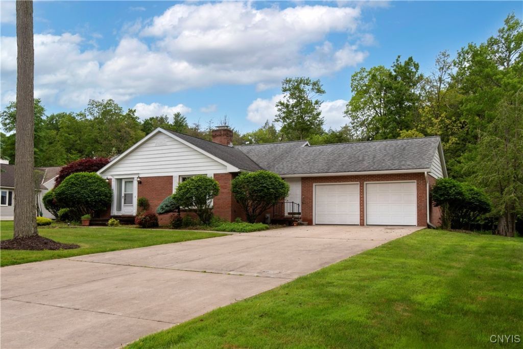 16 Silver Birch Court, New Hartford, NY 13413 Main Photo