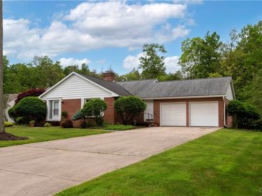 16 Silver Birch Court, New Hartford, NY 13413