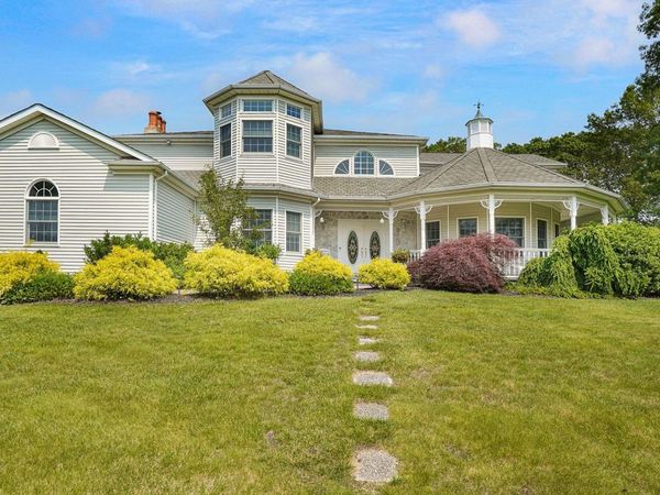 59 Lidge Drive, Farmingville, NY 11738