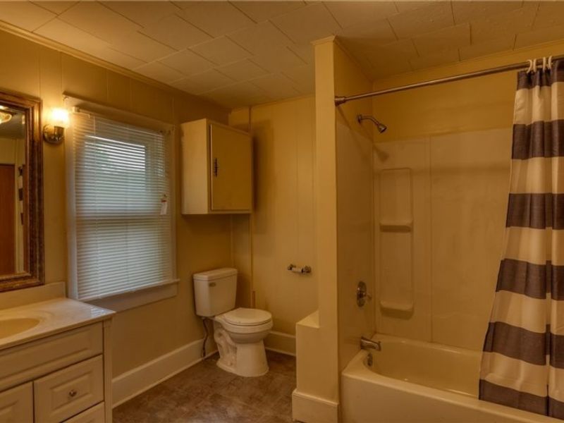 1515 Stewart Avenue, Cambridge, OH 43725 Photo 25