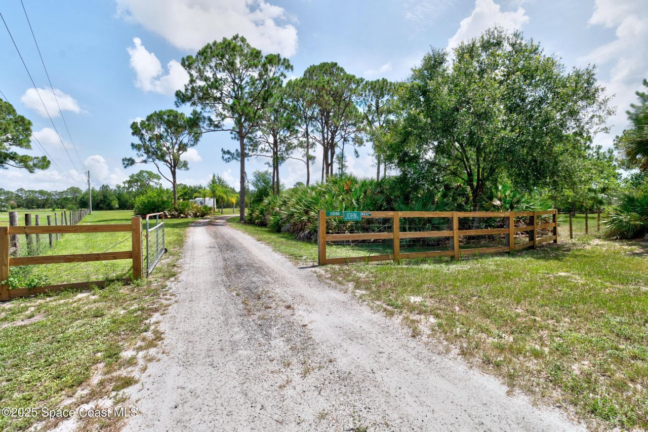 13280 81st Street, Fellsmere, FL 32948 Photo