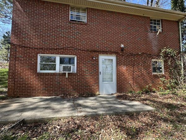 1701 Mayfield DR, Vinton, VA 24179