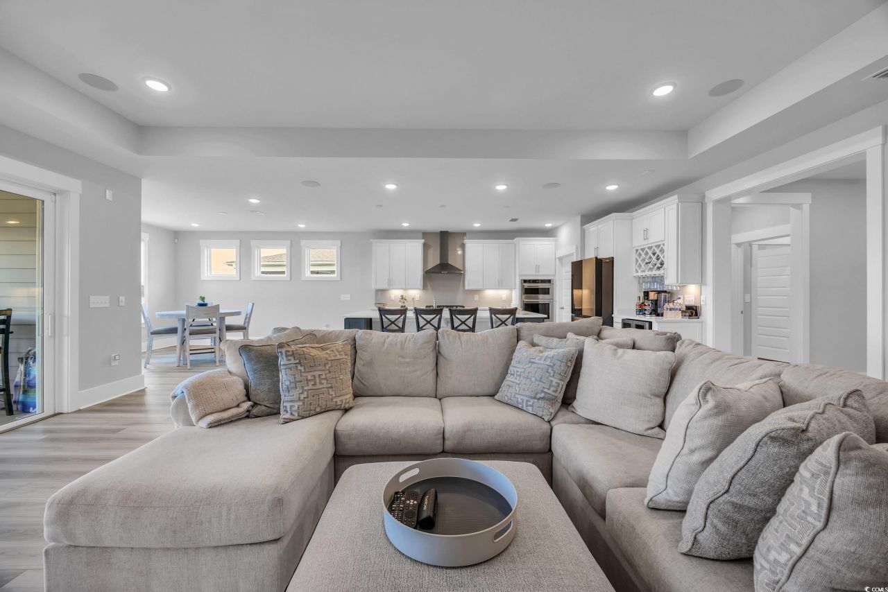 1121 Oxeye St. Photo 7