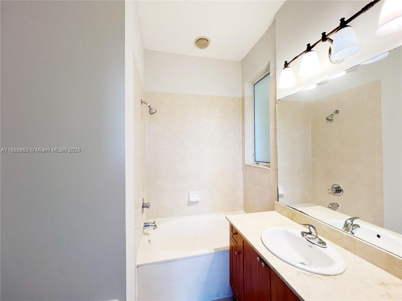 8899 NW 107th Ct, Unit 218, Doral, FL 33178 Photo