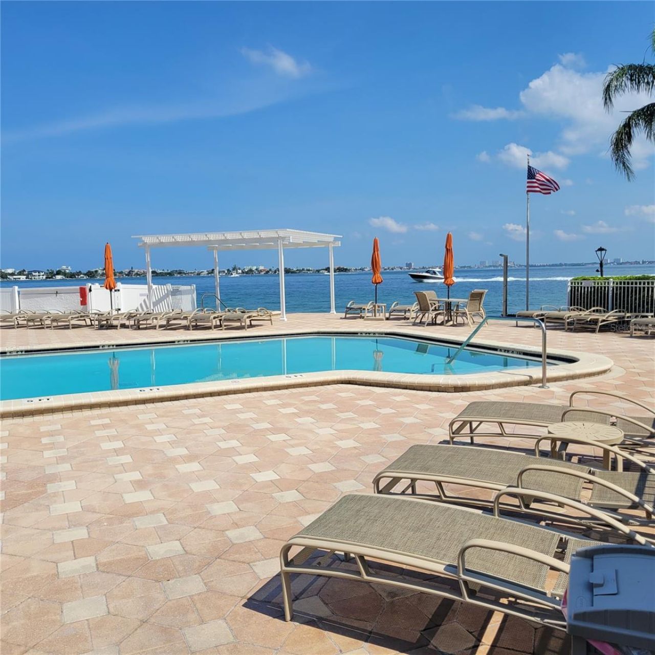 6211 Sun Boulevard, Unit 210, Saint Petersburg, FL 33715 Photo