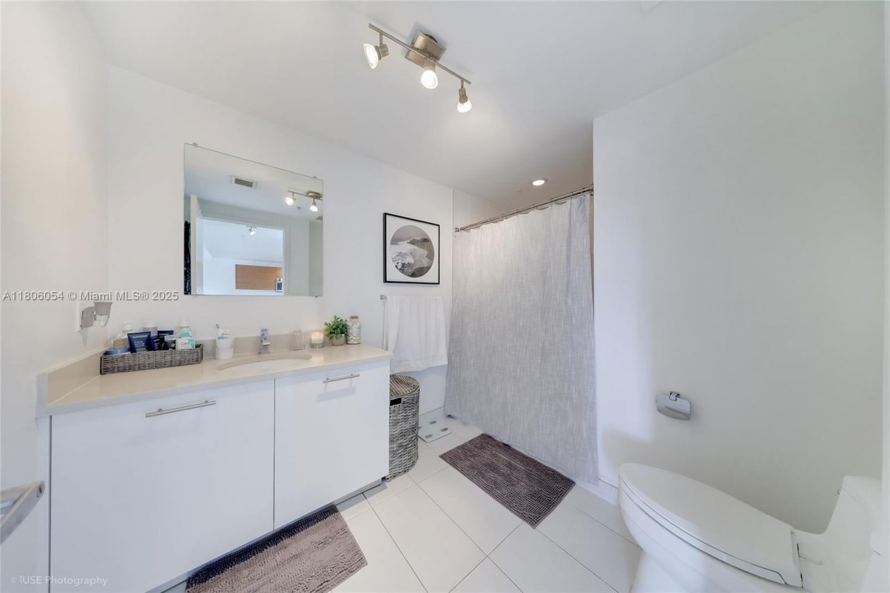 3250 NE 1st Ave, Unit 1007, Miami, FL 33137 Photo