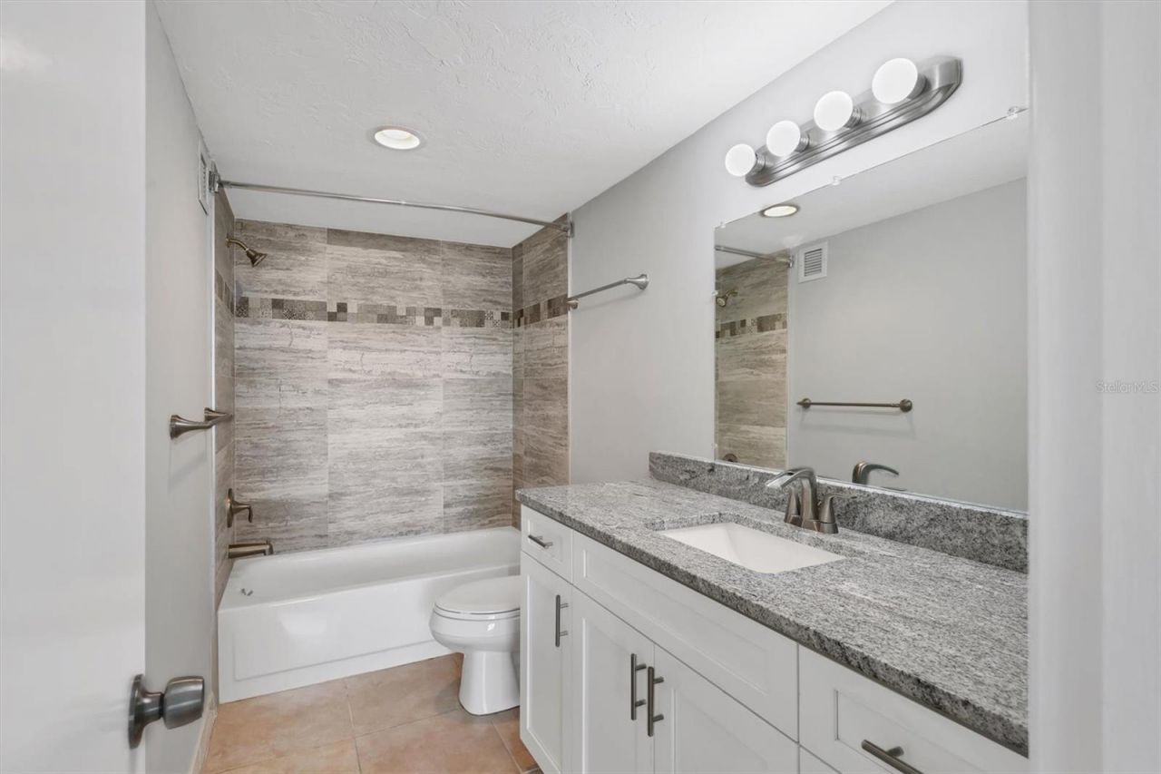 101 S Gulfstream Avenue, Unit 15C, Sarasota, FL 34236 Photo