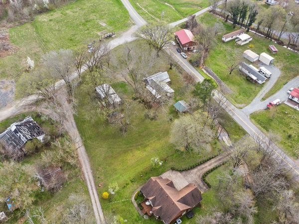 35 Airport Ln, Stewart, TN 37175