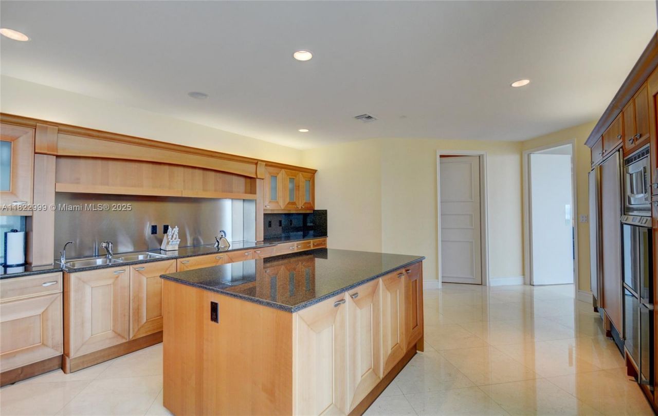 20155 NE 38th Ct, Unit 2201, Aventura, FL 33180 Photo