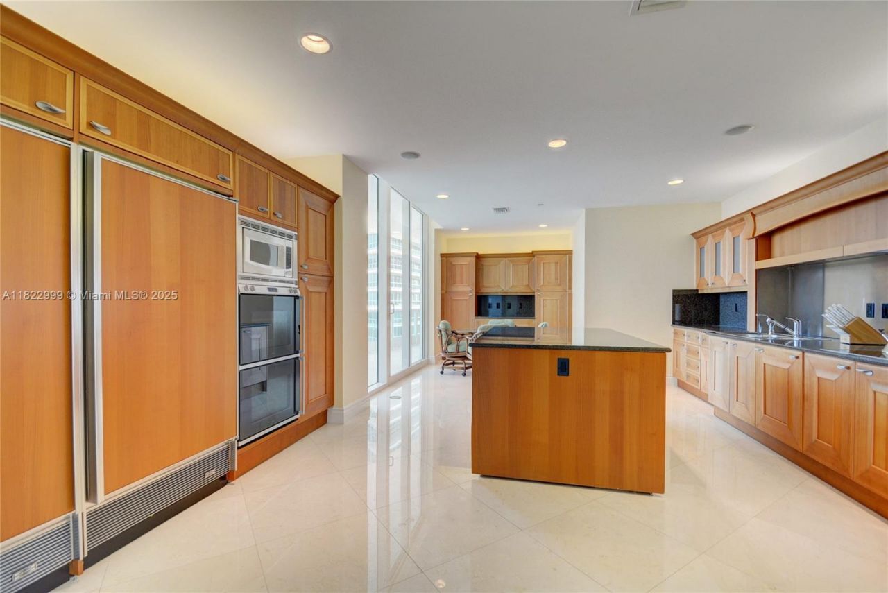 20155 NE 38th Ct, Unit 2201, Aventura, FL 33180 Photo