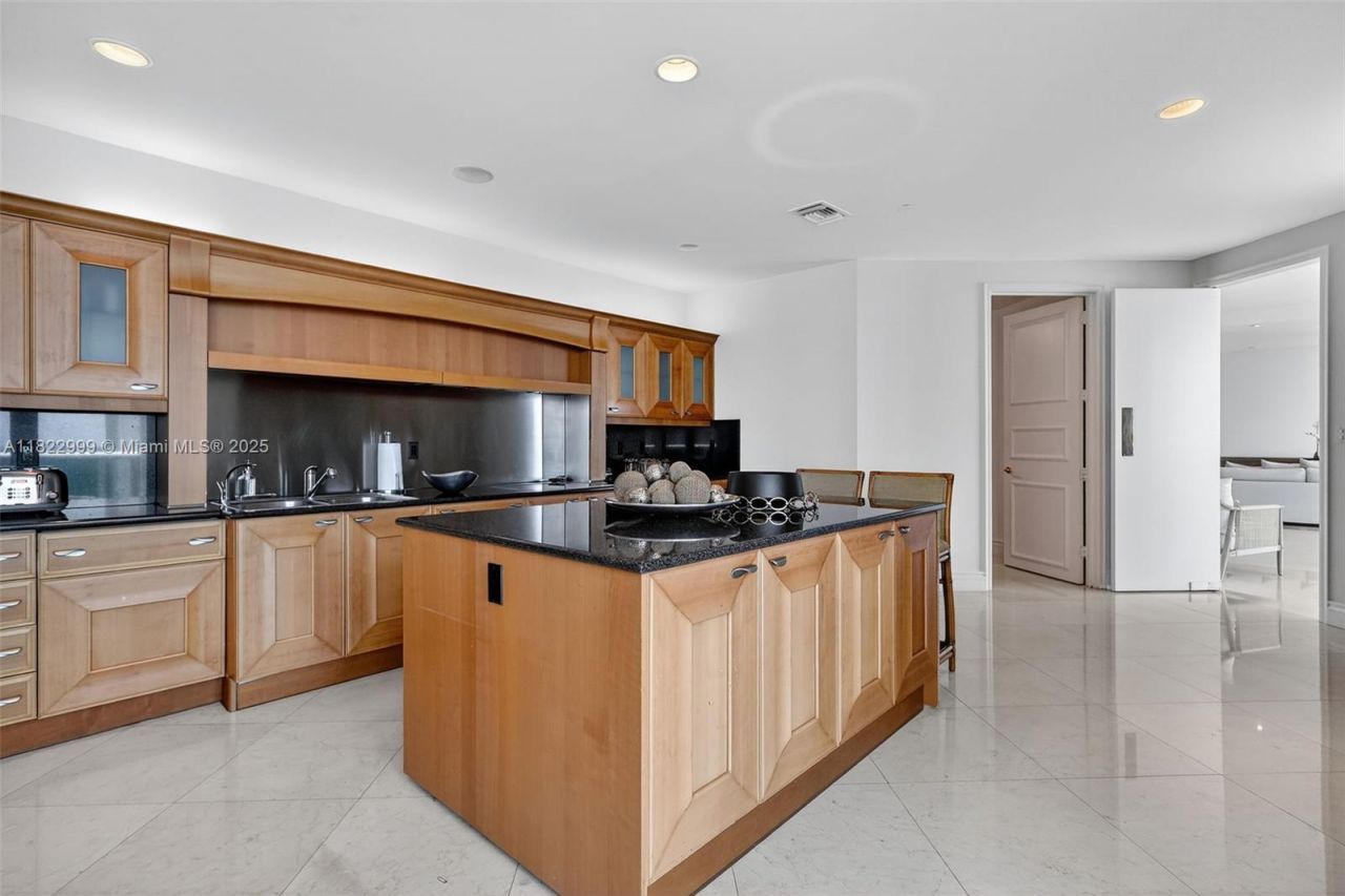 20155 NE 38th Ct, Unit 2201, Aventura, FL 33180 Photo