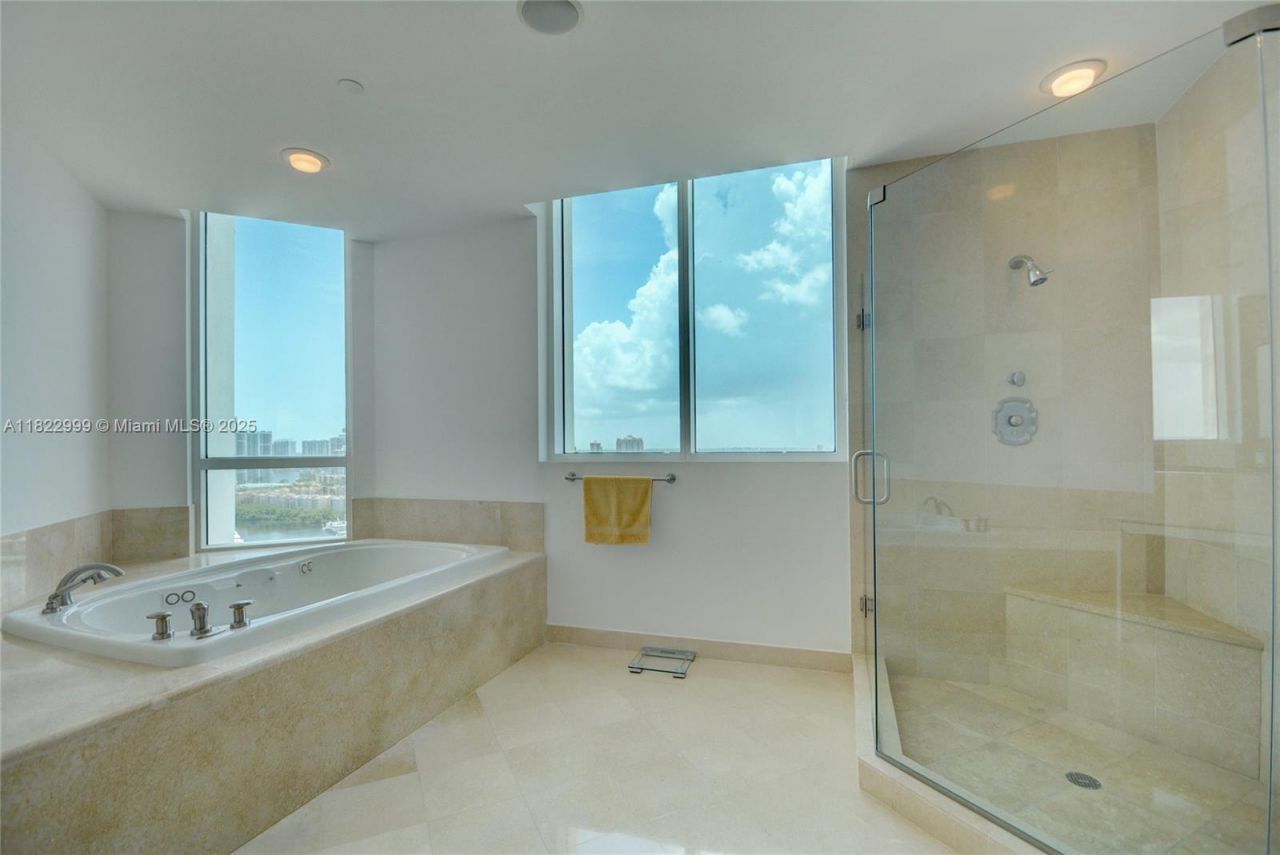 20155 NE 38th Ct, Unit 2201, Aventura, FL 33180 Photo