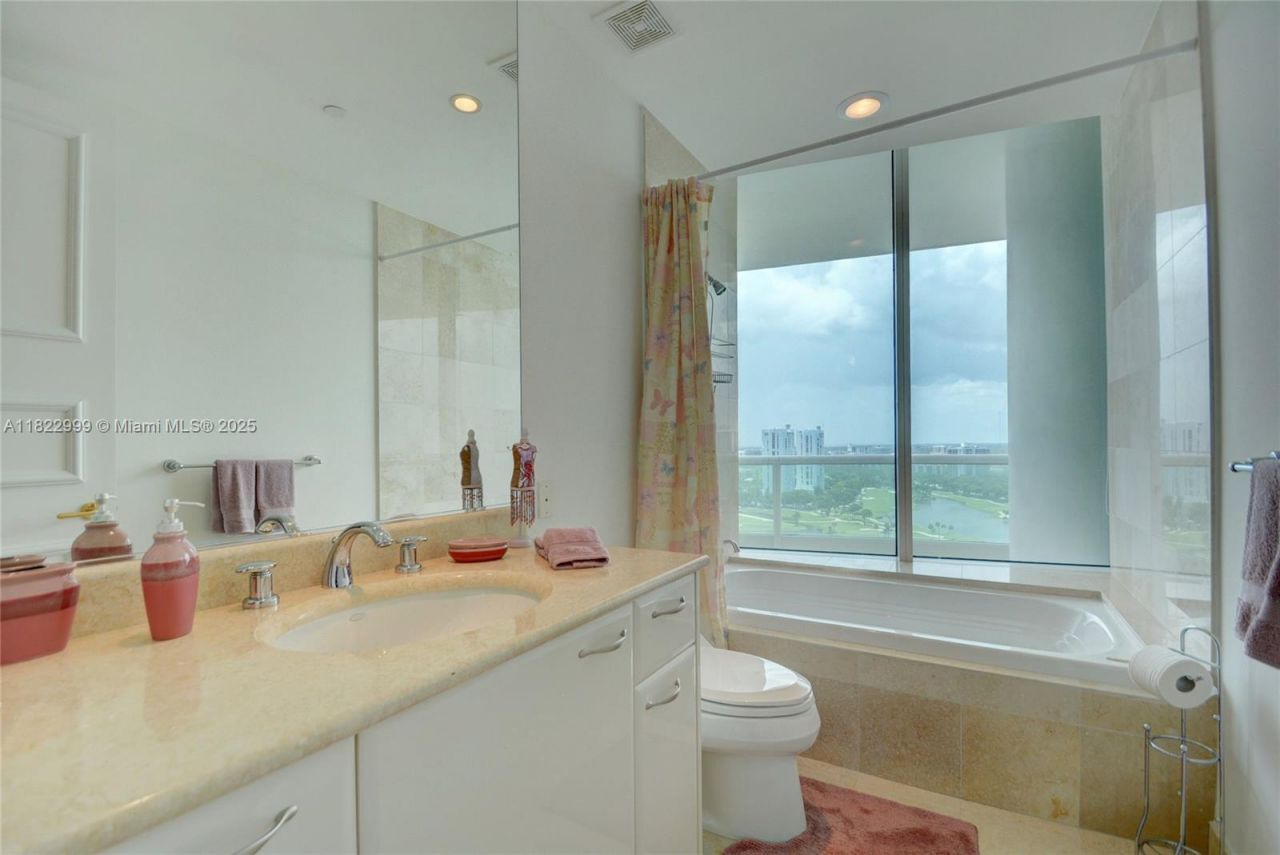 20155 NE 38th Ct, Unit 2201, Aventura, FL 33180 Photo