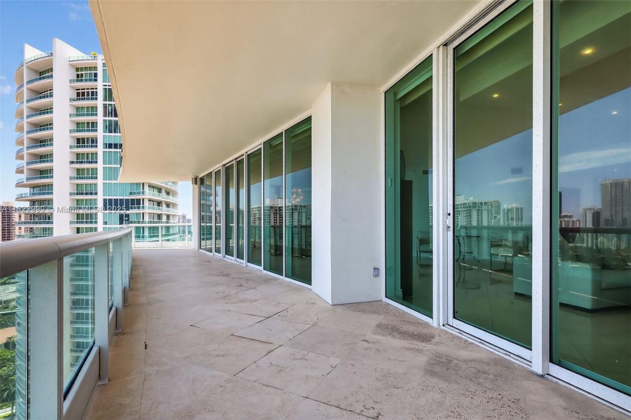 20155 NE 38th Ct, Unit 2201, Aventura, FL 33180 Photo