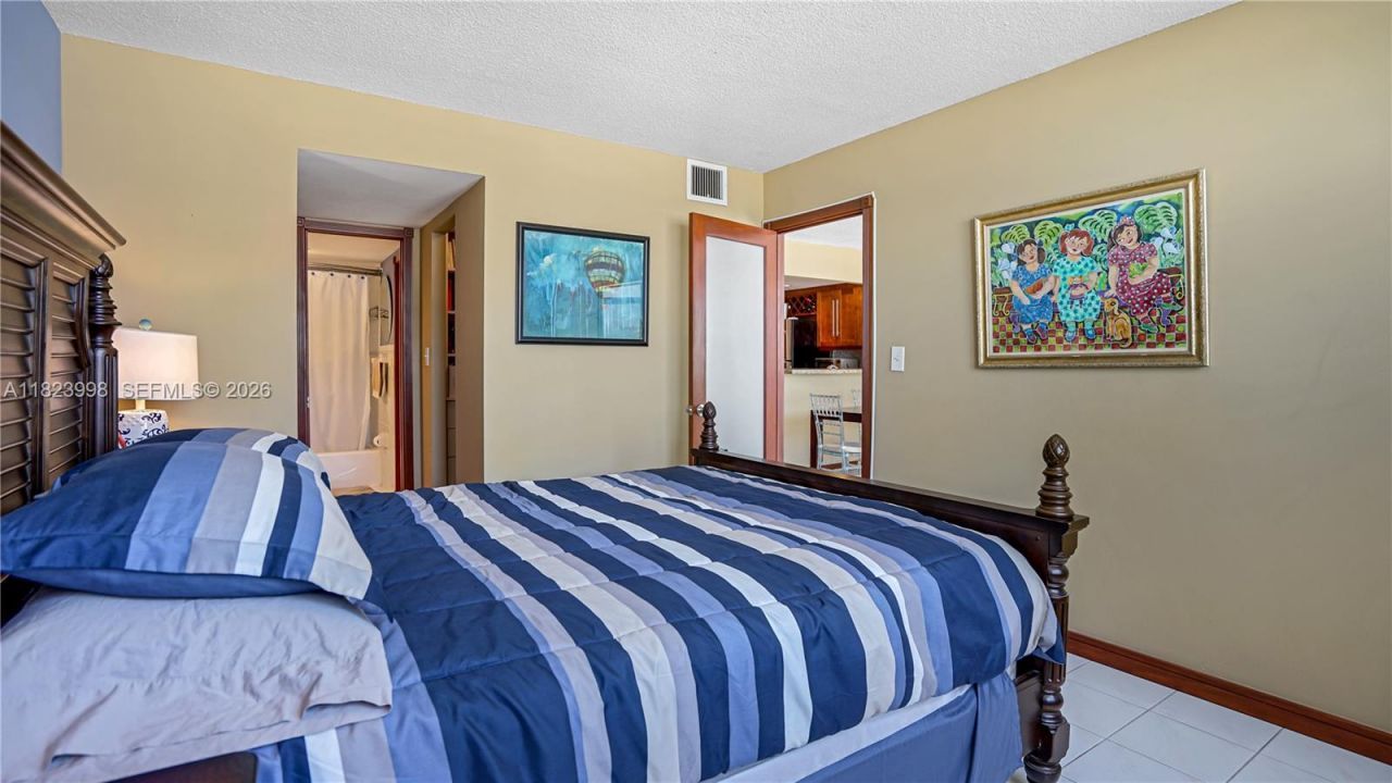 401 Ocean Dr, Unit 722, Miami Beach, FL 33139 Photo