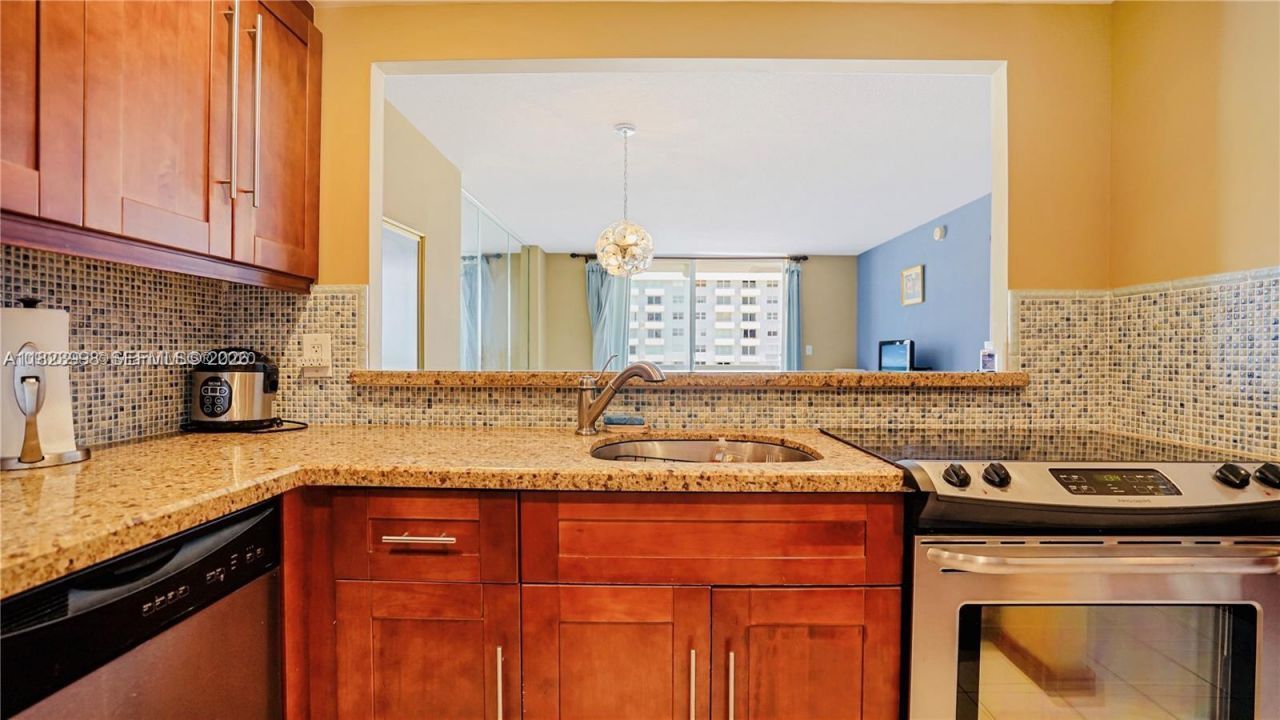 401 Ocean Dr, Unit 722, Miami Beach, FL 33139 Photo