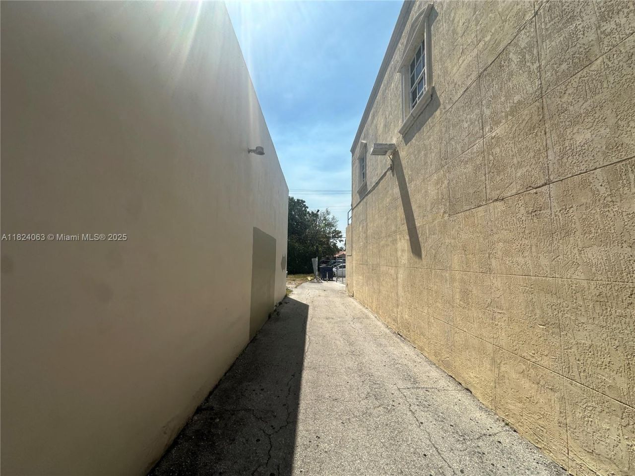 6230 SW 8th St, West Miami, FL 33144 Photo